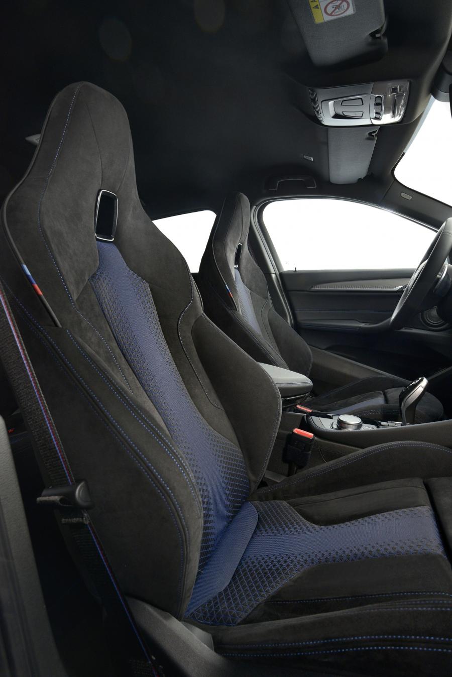 Интерьер BMW X2 M35i (F39) 2018 года  (WW) (фото 56 из 131)